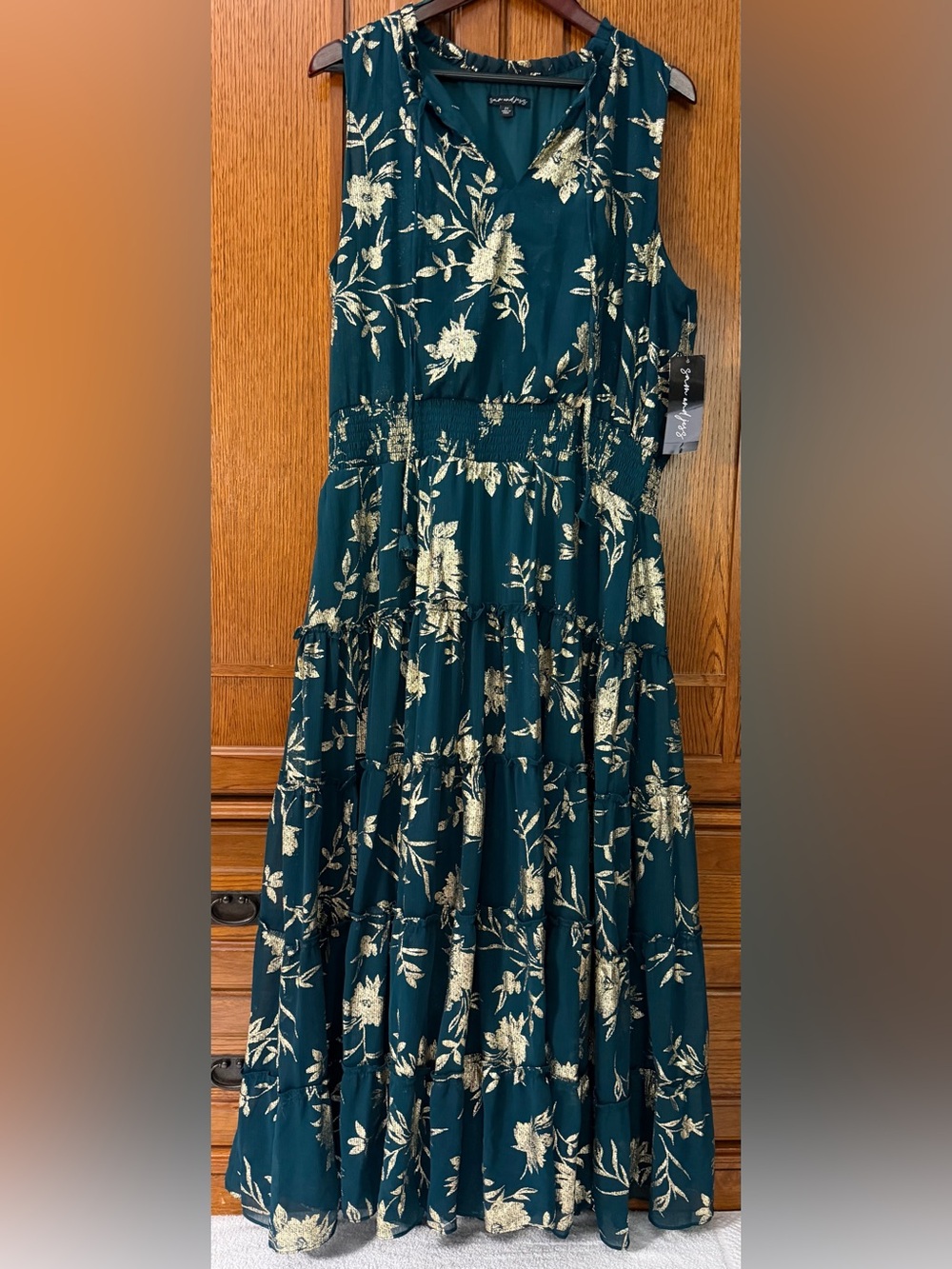 NWT Sam And Jess Emerald Floral Tiered Maxi Dress Gold Foil Print Wedding Guest